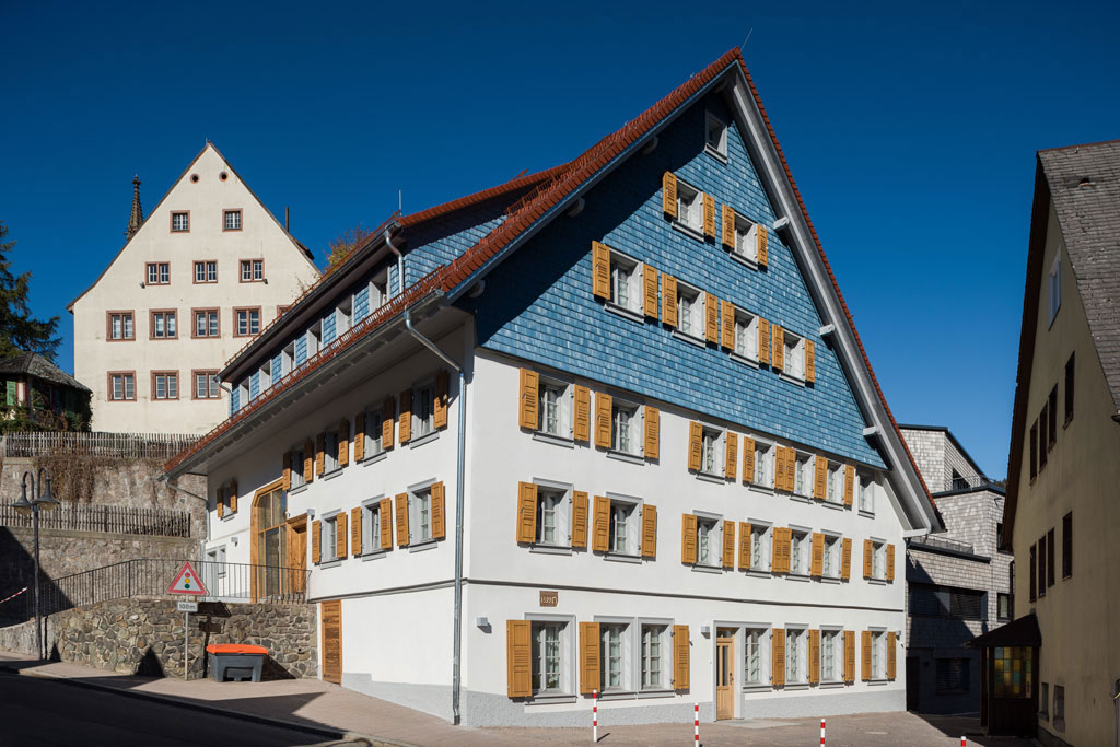 altes Gebäude Campus Basilie in Titisee-Neustadt