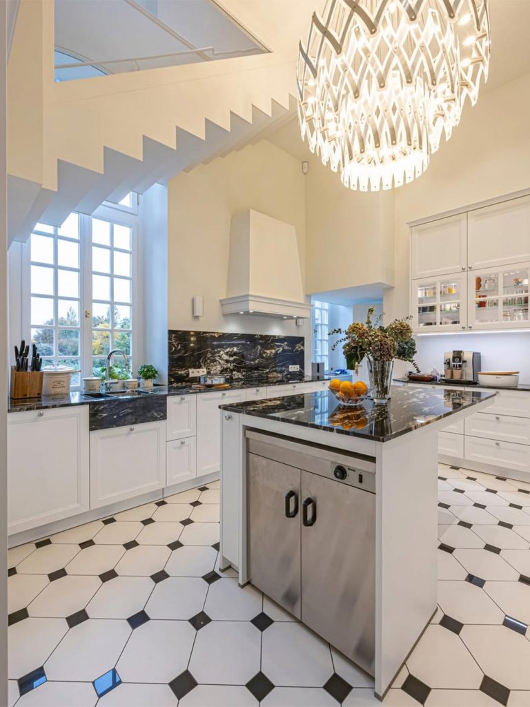 Im-Rahmen-der-Sanierung-eines-denkmalgeschützten-Landhauses,-ist-Wohnraum-in-gehobenem-Segment,-10