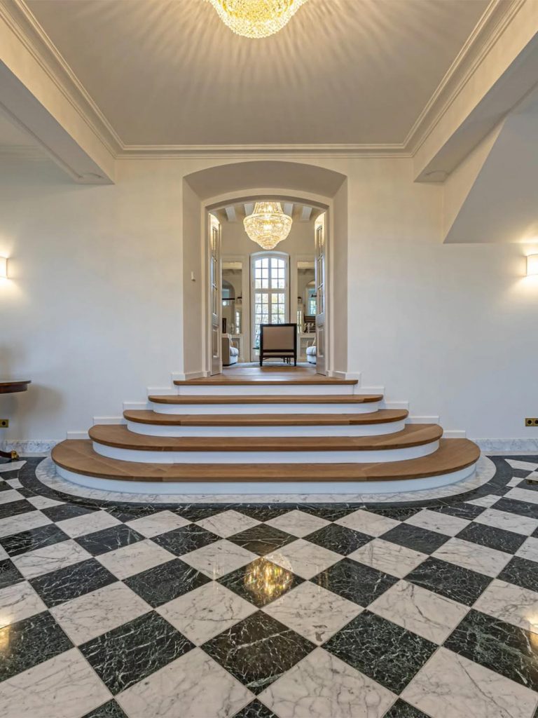 Im-Rahmen-der-Sanierung-eines-denkmalgeschützten-Landhauses,-ist-Wohnraum-in-gehobenem-Segment,-2