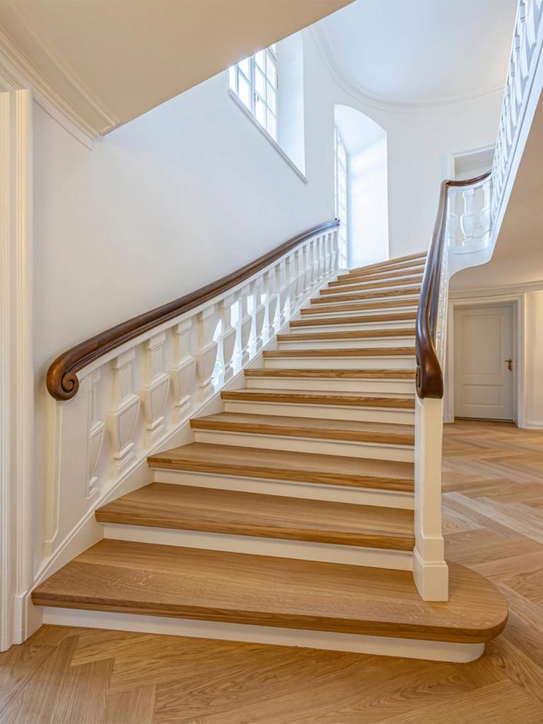 Im-Rahmen-der-Sanierung-eines-denkmalgeschützten-Landhauses,-ist-Wohnraum-in-gehobenem-Segment,-4