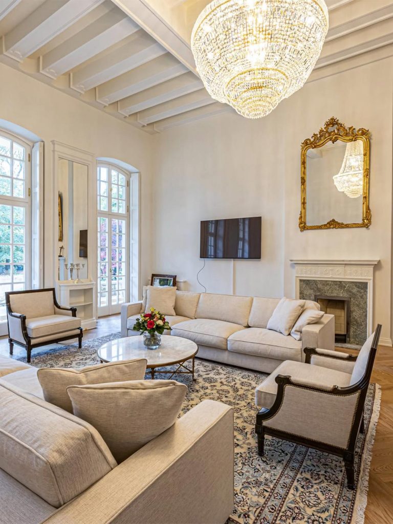 Im-Rahmen-der-Sanierung-eines-denkmalgeschützten-Landhauses,-ist-Wohnraum-in-gehobenem-Segment,-7