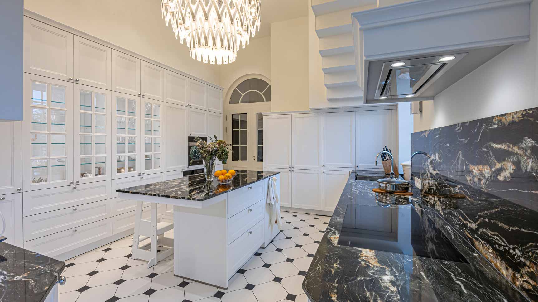 Ihrer Majestät der Königin von Portugal“