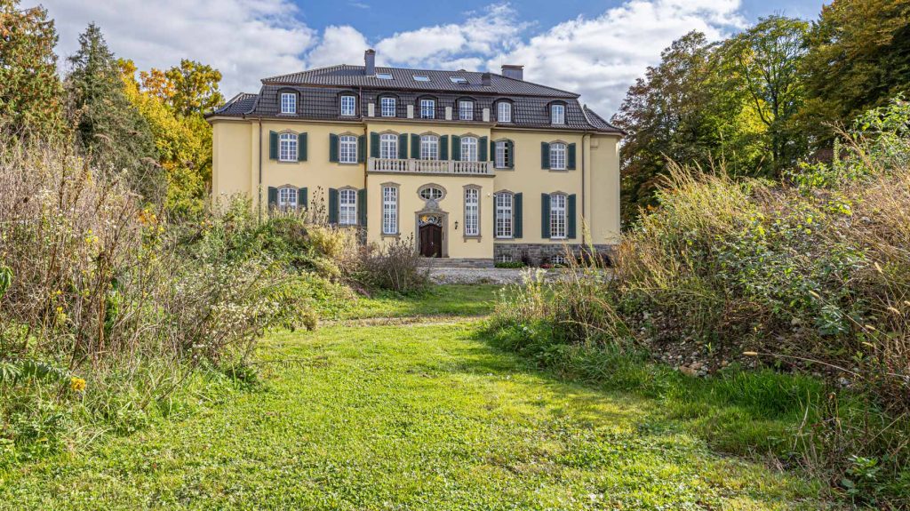 Ihrer Majestät der Königin von Portugal“