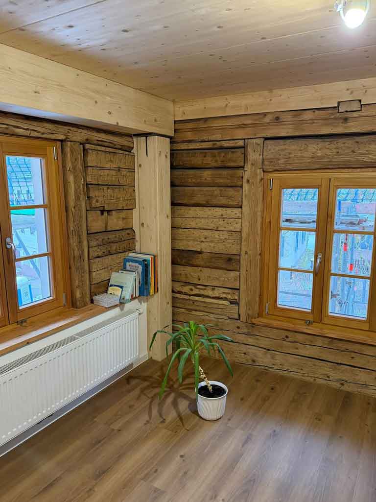 radition trifft Handwerk. Sanierungsarbeiten in einem denkmalgeschützten Schwarzwaldgebäude