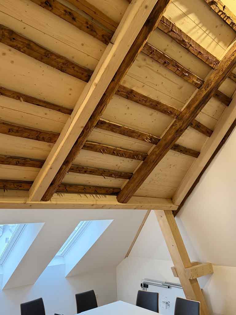 radition trifft Handwerk. Sanierungsarbeiten in einem denkmalgeschützten Schwarzwaldgebäude